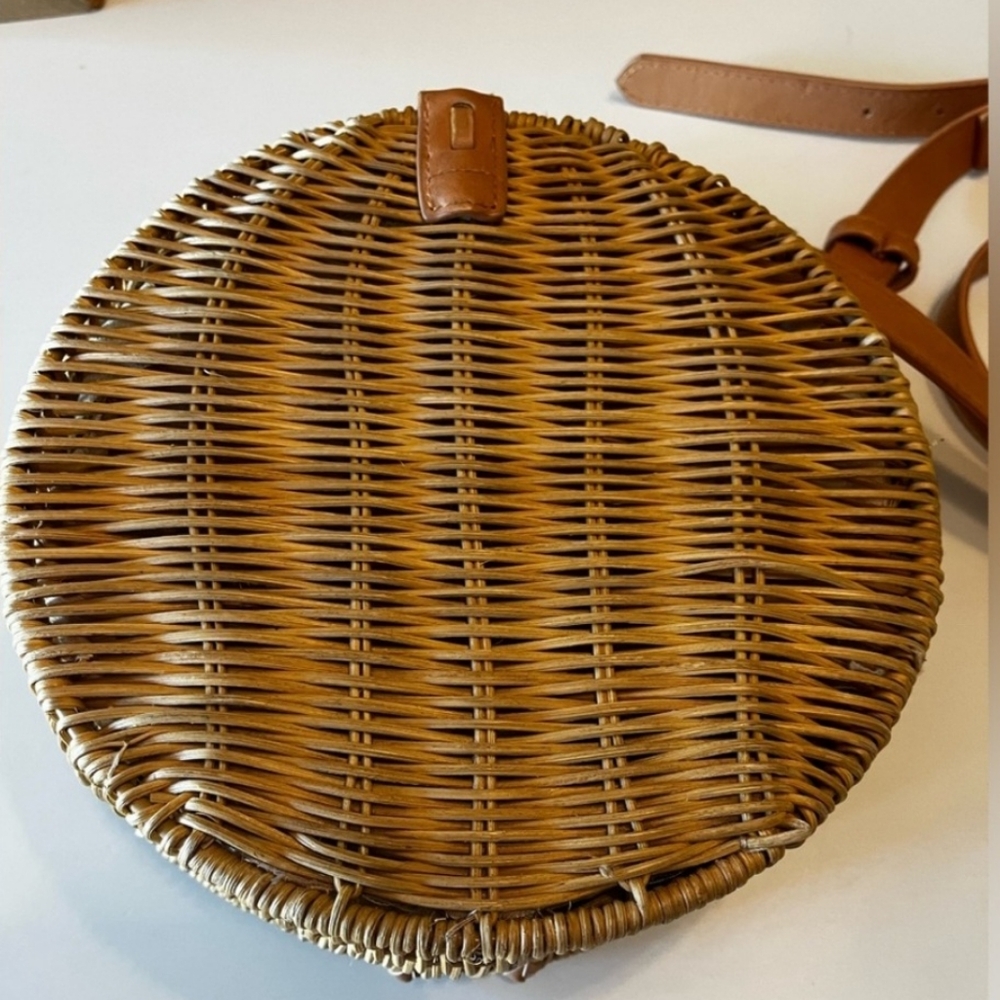 NWT, Universal Thread medium straw rattan Crossbody Bag - Picture 2 of 6
